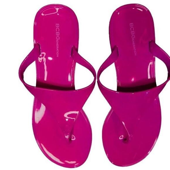 BCBG Shiny Magenta Pink Flip Flop Sandals BCBG Shoes Size 6 NWOT - Picture 2 of 3